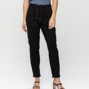 Judy Blue Denim Joggers 🖤 (Size down! Very roomy! Fit like 22+).